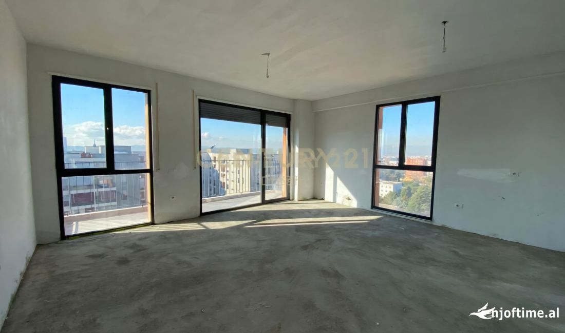 Shtepi ne shitje Apartament ne Tirane, 3+1, Mobilimi Bosh, pa mobiluar, Pagesa 240,000  Euro.