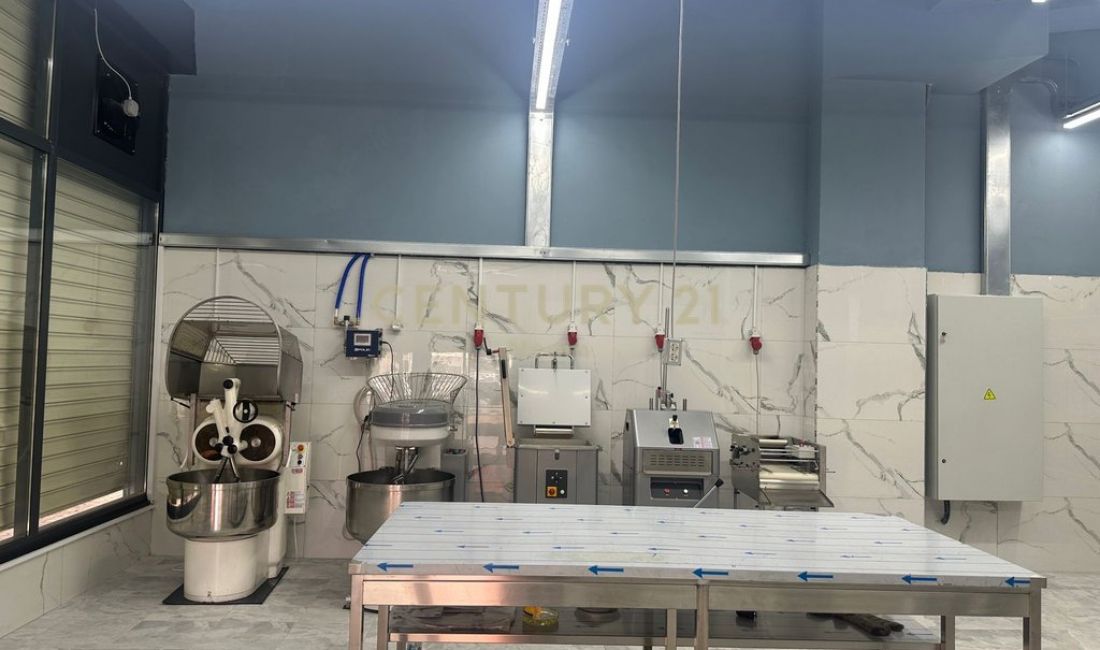 AMBIENT KOMERCIAL PER SHITJE NE YZBERISHT!