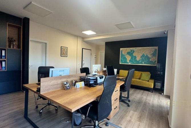 Shitet ambient per zyra tek rruga e Kavajes!