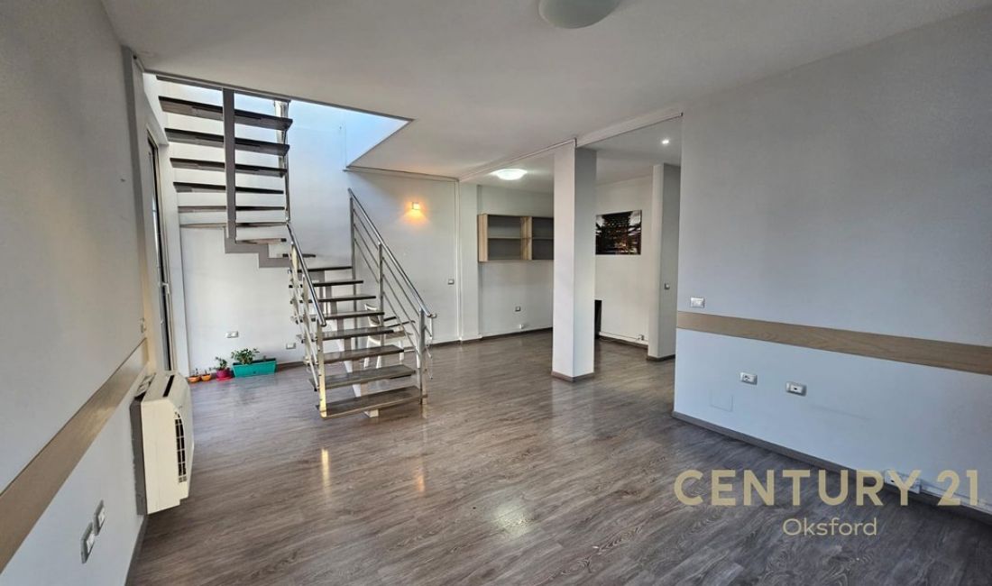 JEPET ME QIRA PER ZYRA DY KATE TE NJE GODINE TEK 21 DHJETORI !