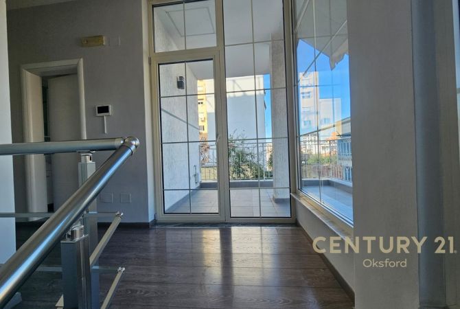 JEPET ME QIRA PER ZYRA DY KATE TE NJE GODINE TEK 21 DHJETORI !