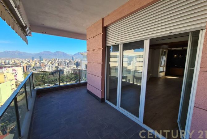 PREMIUM APARTAMENT 3+1+PARKIM PRANE KOPSHTIT BOTANIK