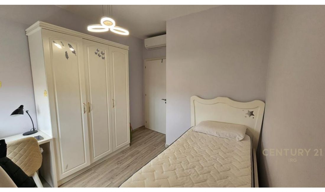 Appartamento in affitto a Tirana 2+1, Arredato