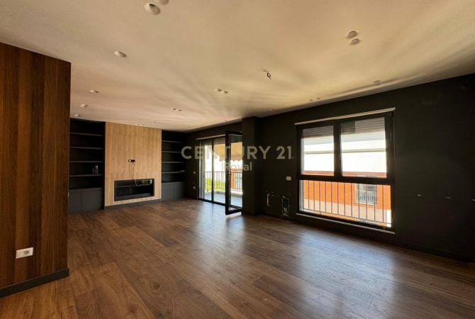 Shtepi ne shitje Apartament ne Tirane, 2+1, Mobilimi Bosh, pa mobiluar, Pagesa 350,000  Euro.