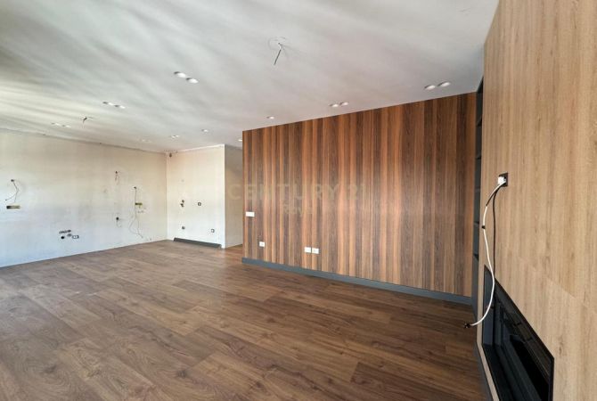 Shtepi ne shitje Apartament ne Tirane, 2+1, Mobilimi Bosh, pa mobiluar, Pagesa 350,000  Euro.