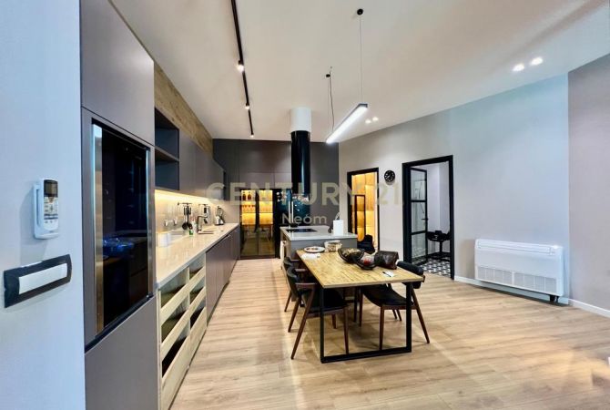 Shtepi ne shitje Apartament ne Tirane, 3+1, Mobilimi E mobiluar, Pagesa 790,000  Euro.