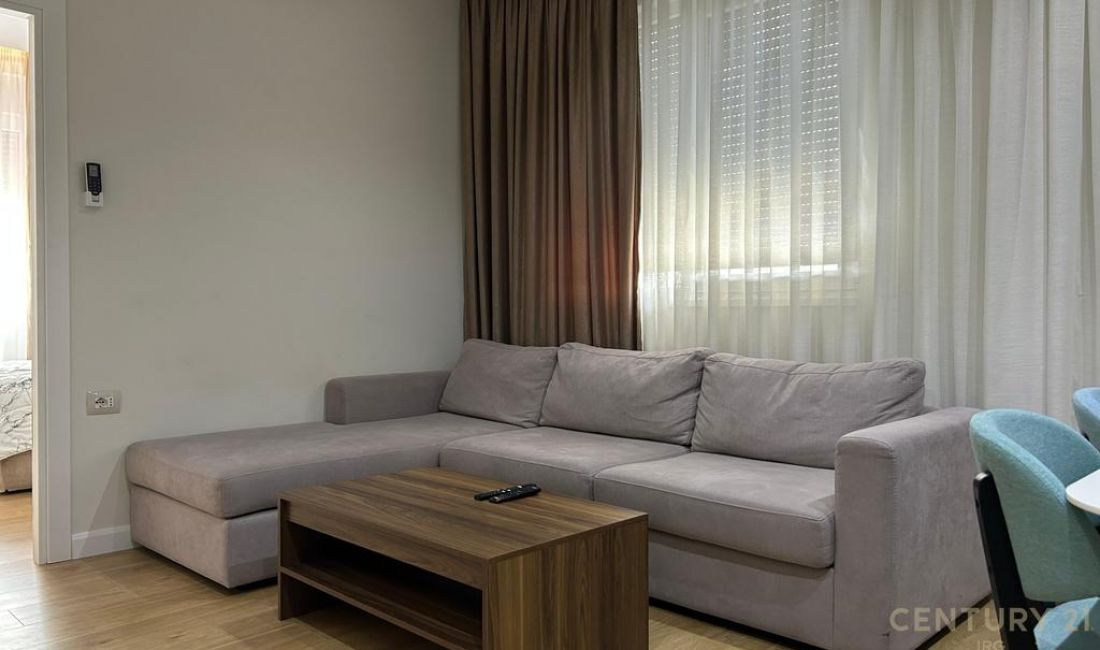 Shtepi ne shitje Apartament ne Tirane, 2+1, Mobilimi E mobiluar, Pagesa 230,000  Euro.