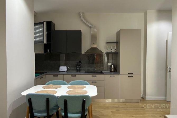 Shtepi ne shitje Apartament ne Tirane, 2+1, Mobilimi E mobiluar, Pagesa 230,000  Euro.