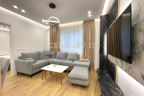 Appartamento in affitto a Tirana 1+1, Arredato