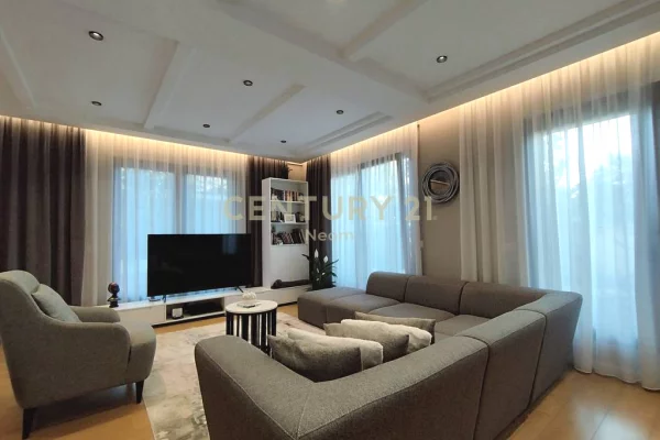 Shtepi ne shitje 6+1 ne Tirane - 800,000 Euro