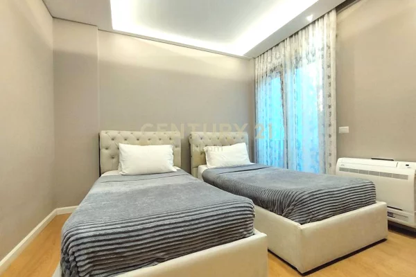 Shtepi ne shitje Vila Luksoze ne Tirane, 6+1, Mobilimi E mobiluar, Pagesa 800,000  Euro.