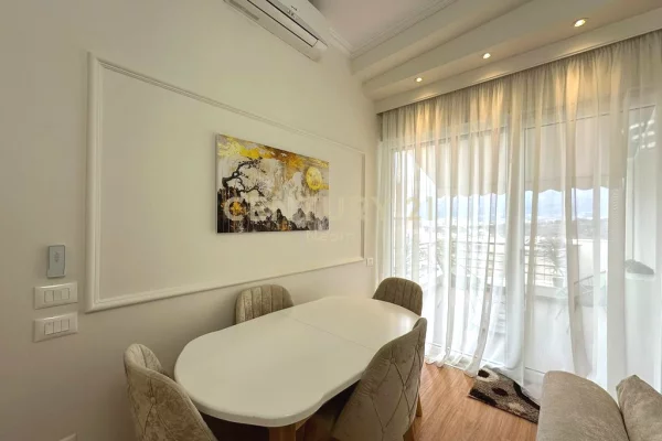 Appartamento in affitto a Tirana 2+1, SemiArredato