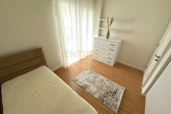 Appartamento in affitto a Tirana 2+1, SemiArredato