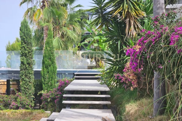 Shtepi ne shitje Apartament ne Lezhe, 1+1, Mobilimi Bosh, pa mobiluar, Pagesa 160,000  Euro.