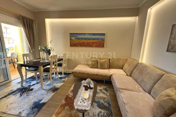 Shtepi ne shitje Apartament ne Vlore, 1+1, Mobilimi E mobiluar, Pagesa 165,000  Euro.