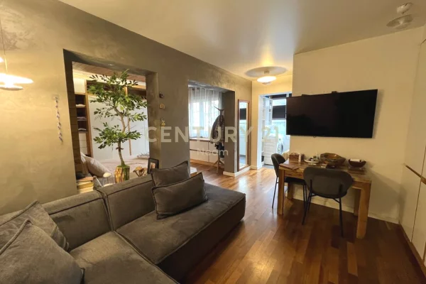 Shtepi ne shitje Apartament ne Tirane, 1+1, Mobilimi E mobiluar, Pagesa 160,000  Euro.