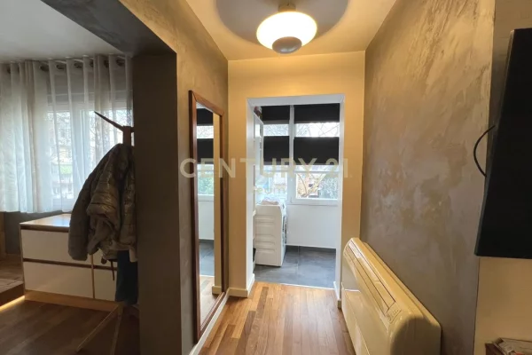 Shtepi ne shitje Apartament ne Tirane, 1+1, Mobilimi E mobiluar, Pagesa 160,000  Euro.