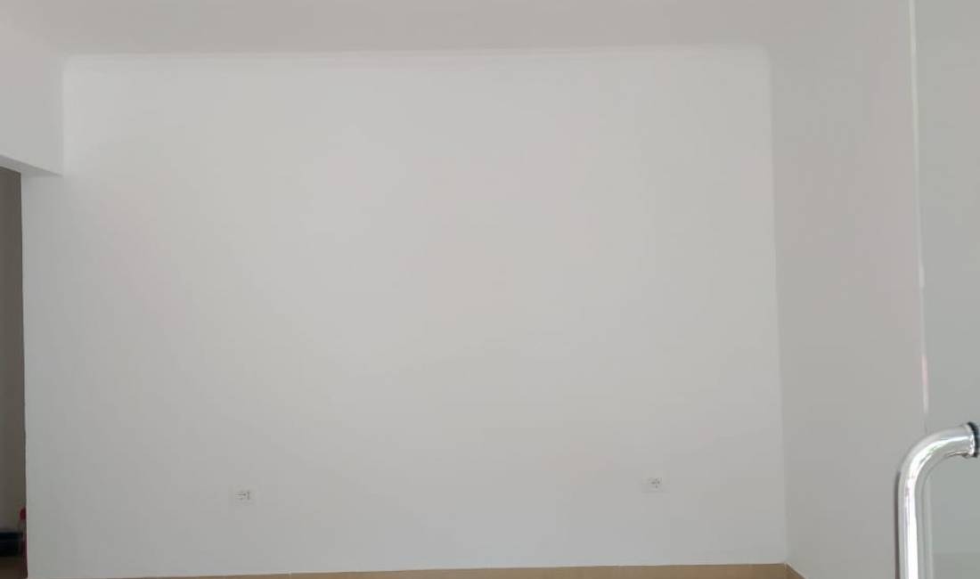 Jepet me Qera Ambient Biznesi ne zonen e Porcelanit prapa UET