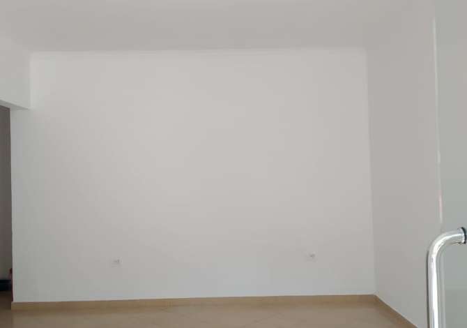 Ambient biznesi me qera 1+1 ne Tirane - 20,000 Leke