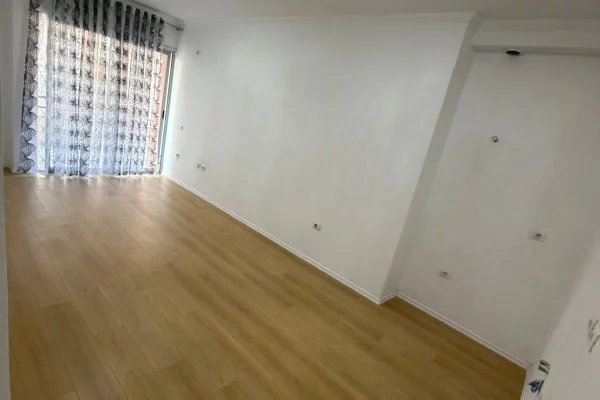 Appartamento in vendita a Tirana 1+1, Vuoto