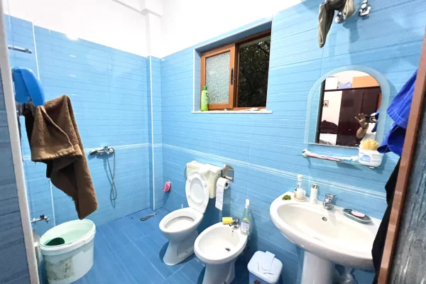 Shtepi ne shitje Vila Luksoze ne Tirane, 3+1, Mobilimi E mobiluar, Pagesa 400,000  Euro.