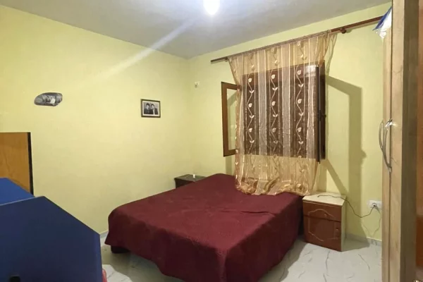 Shtepi ne shitje Vila Luksoze ne Tirane, 3+1, Mobilimi E mobiluar, Pagesa 400,000  Euro.