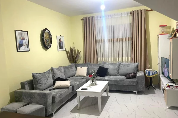 Vile dy kateshe ne shitje Ali dem 400,000€