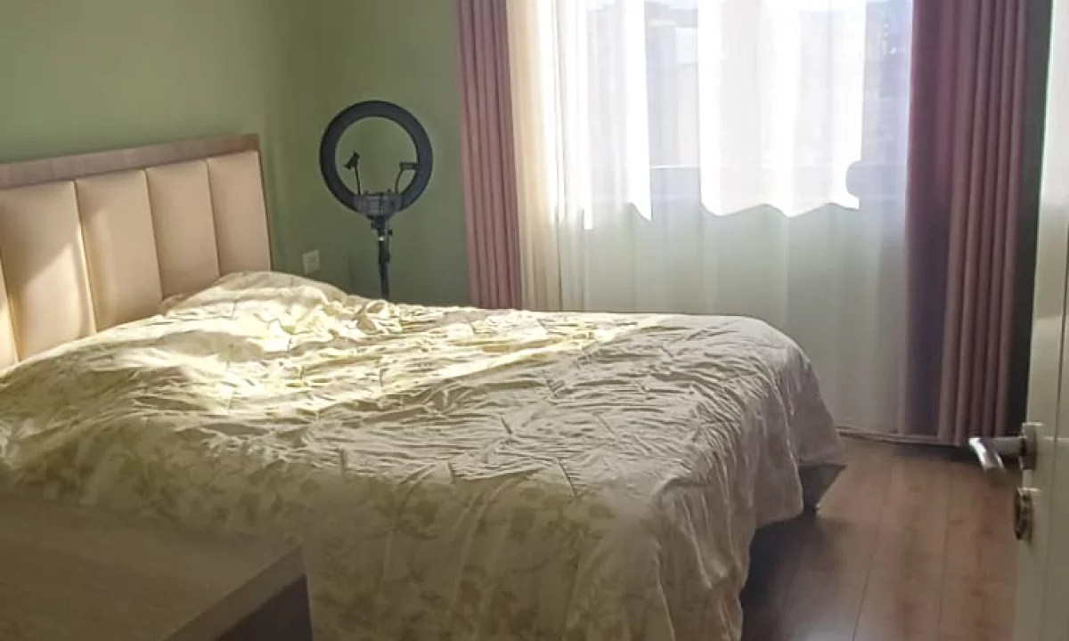 Shtepi ne shitje Apartament ne Tirane, 1+1, Mobilimi E mobiluar, Pagesa 87,000  Euro.