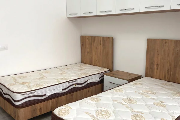 Shtepi ne shitje Apartament ne Tirane, 2+1, Mobilimi E mobiluar, Pagesa 190,000  Euro.