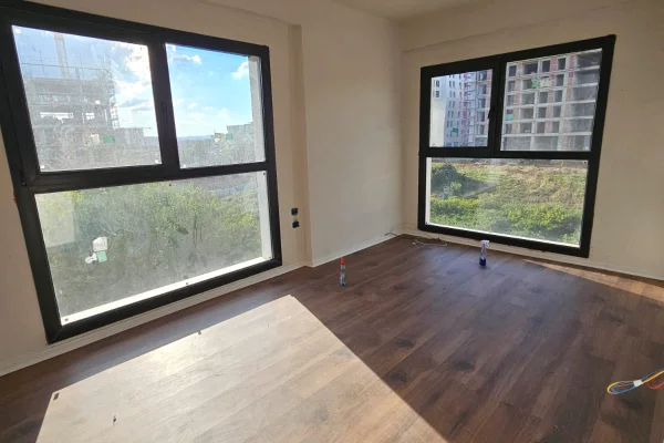 Shtepi ne shitje Apartament ne Tirane, 2+1, Mobilimi Bosh, pa mobiluar, Pagesa 160,000  Euro.