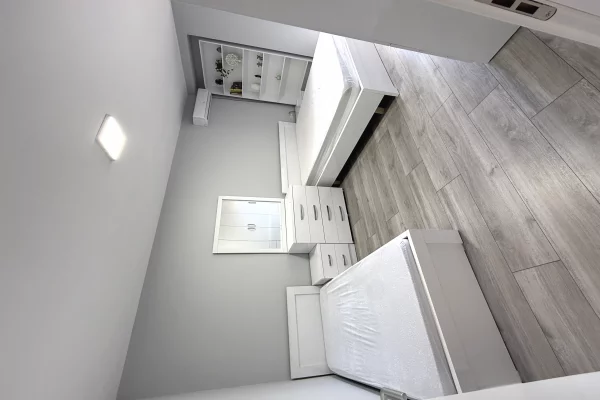 Shtepi ne shitje Apartament ne Tirane, 2+1, Mobilimi E mobiluar, Pagesa 269,000  Euro.