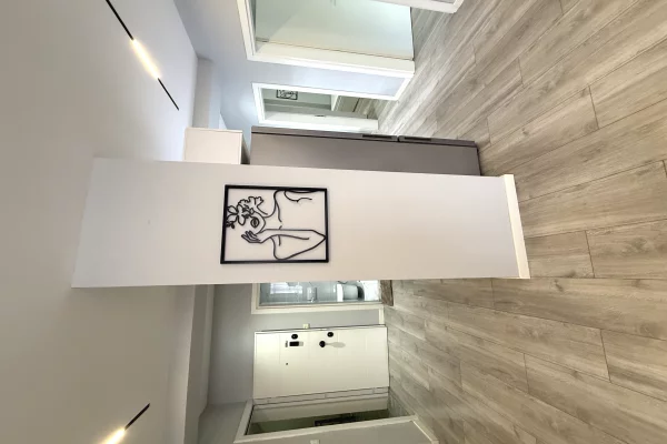 Shtepi me qera Apartament ne Tirane, 2+1, Mobilimi E mobiluar, Pagesa 850  Euro.