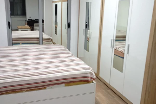 Shtepi me qera 1+1 ne Tirane - 33,000 Leke