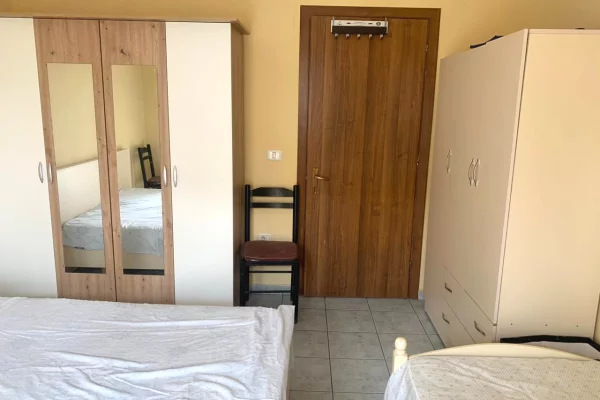 Shtepi me qera Apartament ne Tirane, 1+1, Mobilimi E mobiluar, Pagesa 45,000  Leke.