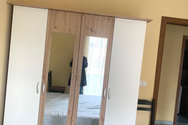 Shtepi me qera Apartament ne Tirane, 1+1, Mobilimi E mobiluar, Pagesa 45,000  Leke.