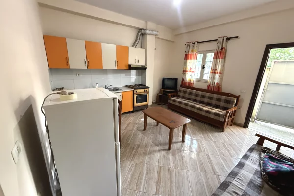 Shtepi me qera Apartament ne Tirane, 1+1, Mobilimi E mobiluar, Pagesa 30,000  Leke.