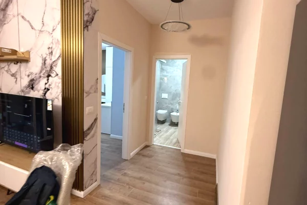 Zogu i zi tek rrotullimi, apartament 1+1 luksoz me qera 65,000 leke