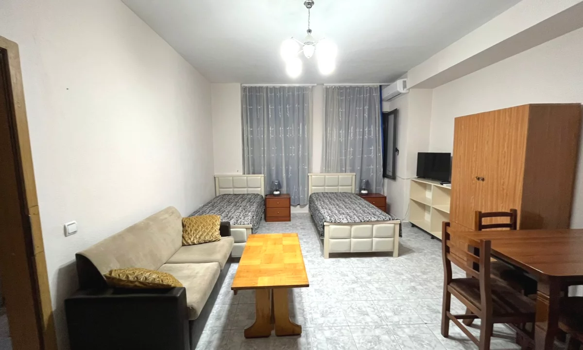 Shtepi me qera Apartament ne Tirane, Garsoniere, Mobilimi E mobiluar, Pagesa 400  Euro.