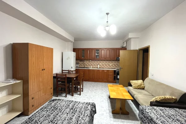 Shtepi me qera Apartament ne Tirane, Garsoniere, Mobilimi E mobiluar, Pagesa 400  Euro.