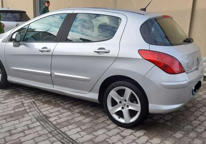 Auto in Vendita a Tirana - 2,800 Euro