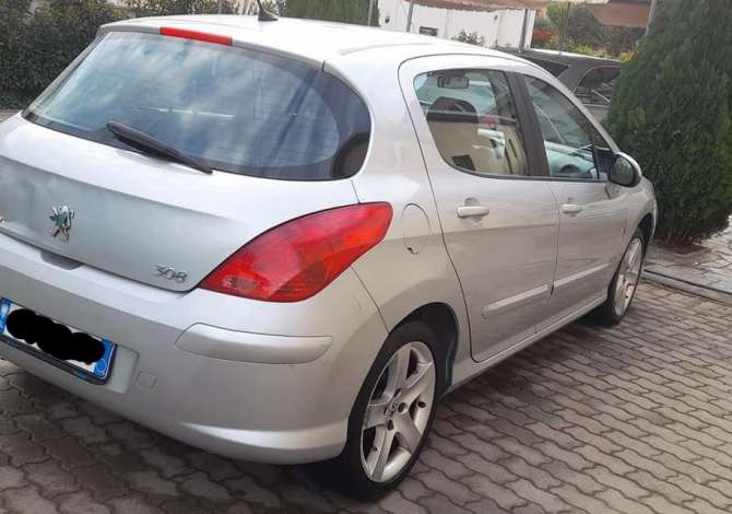 Auto in Vendita a Tirana - 2,800 Euro