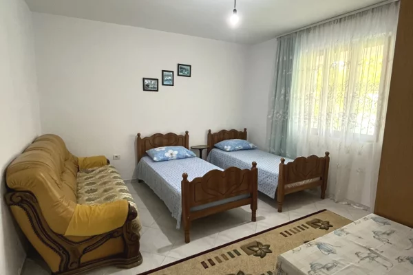 Shtepi me qera Shtepi Private ne Tirane, 2+1, Mobilimi E mobiluar, Pagesa 60,000  Leke.
