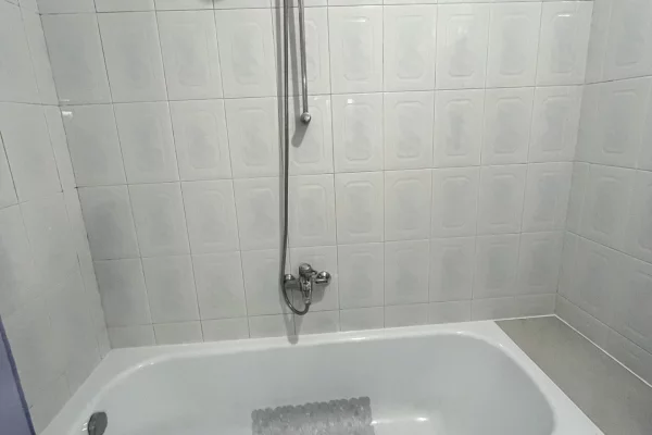 Shtepi me qera Shtepi Private ne Tirane, 2+1, Mobilimi E mobiluar, Pagesa 60,000  Leke.