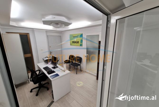 Ambiente Commerciale in Affitto 3+1 a Tirana - 950 Euro