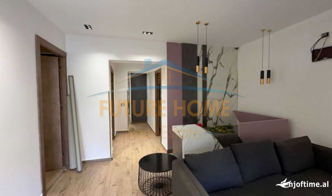 Petronini ,Qira, Ambient Biznesi, 