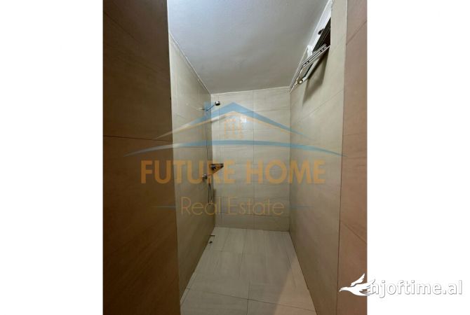 Petronini ,Qira, Ambient Biznesi, 