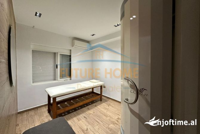 Petronini ,Qira, Ambient Biznesi, 