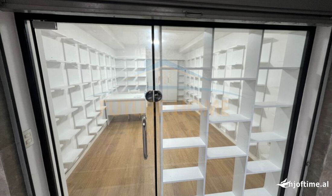 Sheshi Willson , Qera, Ambient Biznesi, 