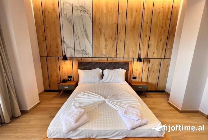 Shkembi i Kavajes, Durres. Shitet, Hotel, 