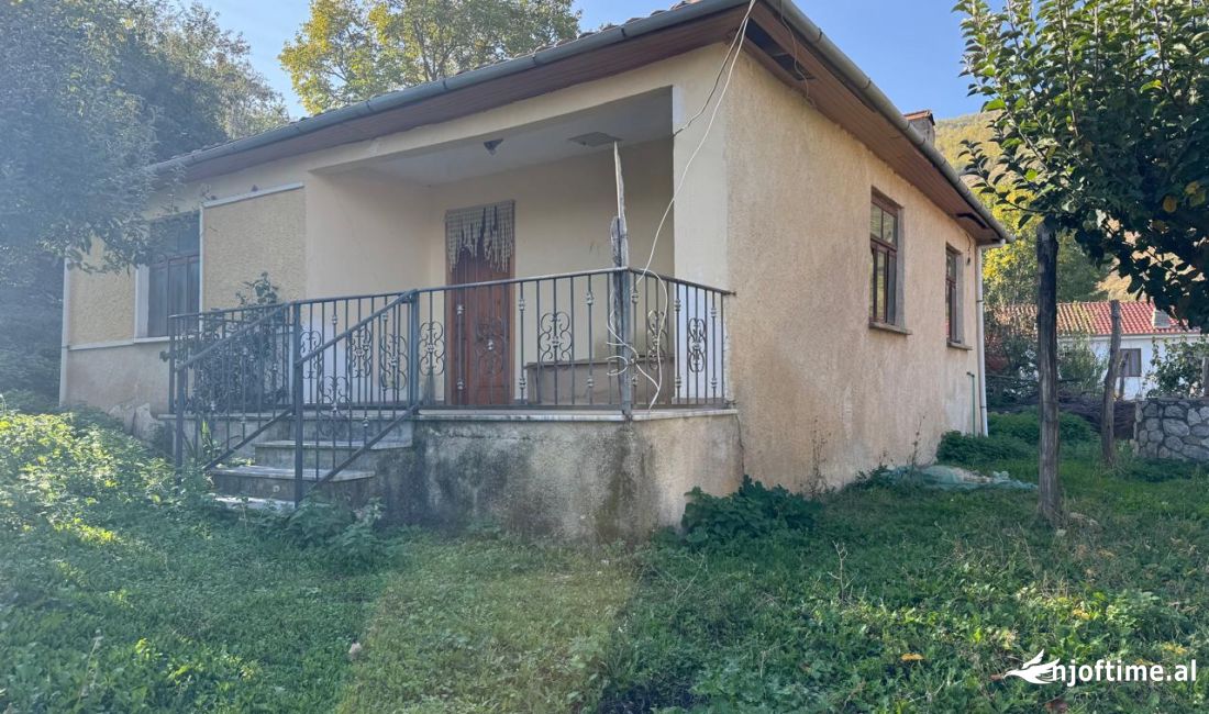 Shtepi ne shitje Shtepi Private ne Pogradec, 2+1, Mobilimi Pjeserisht e mobiluar, Pagesa 21,000  Euro.